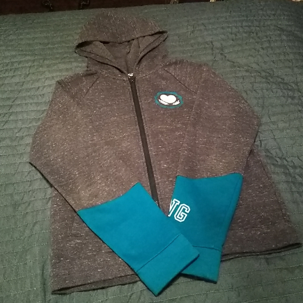 Girls 14/16 - Faded gray hoodie with white heart.